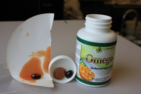 nutriRevolution contains krill oil show on filter paper 2